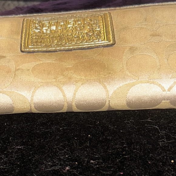 Coach Gold Signature Wallet. Project Piece. - Picture 8 of 8
